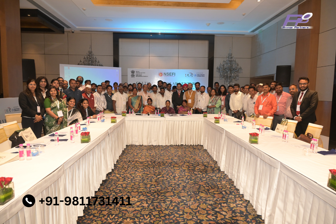 Executive Roundtable Group Photo at Cultivating Solar Ventures Roundtable